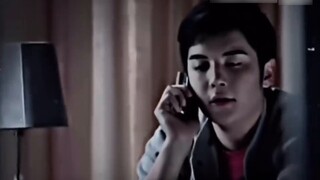 Video lợn nái xếp hàng và rơi xuống mương