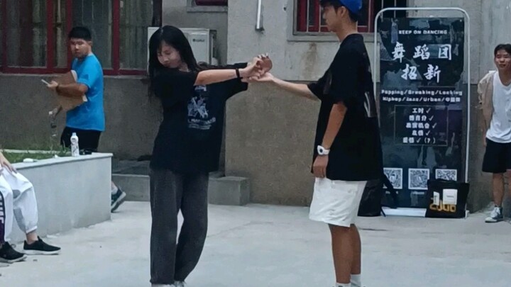 Xijiao Dance Club ~ เต้นคู่รักแสนหวาน ~ หญิงสาวและน้องชายสวยมาก!