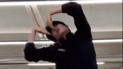 رقص تشنغ هانبين على الهواء مباشرة الآن للكشف عن نقاط بطاقة التدريب المتنوعة لرقصة الحوت، وهو أمر رائ