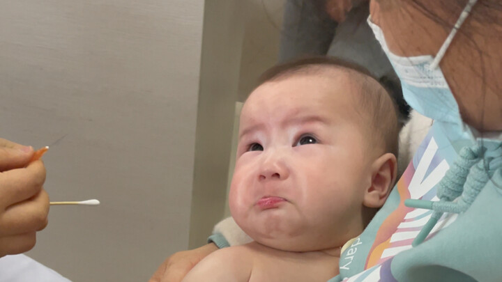 คุณแม่ไม่ควรหัวเราะคุณหรอก แต่ก็อดขำไม่ได้จริงๆ