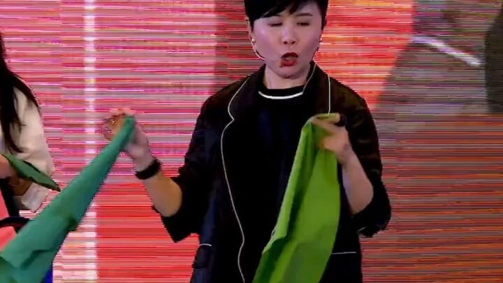 تختلف طرق المطابقة باختلاف لون البشرة؛ فمثلاً، الطرق اللونية لمطابقة اللون الأخضر مع لون البشرة.