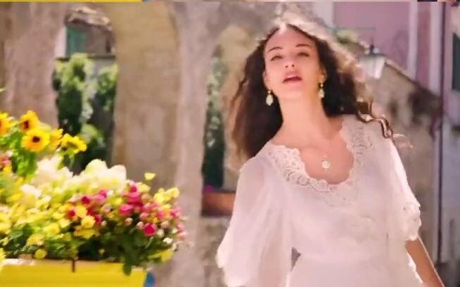 The daughter of the Earth Flower only needs to inherit one-third of the beauty to be stunning... Mon
