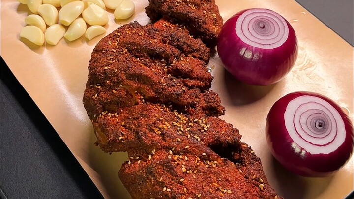 อากาศหนาวแล้ว กินขาแกะย่างง่ายๆ สักหน่อย