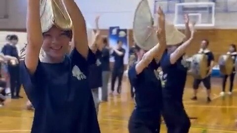 日本姑娘舞蹈