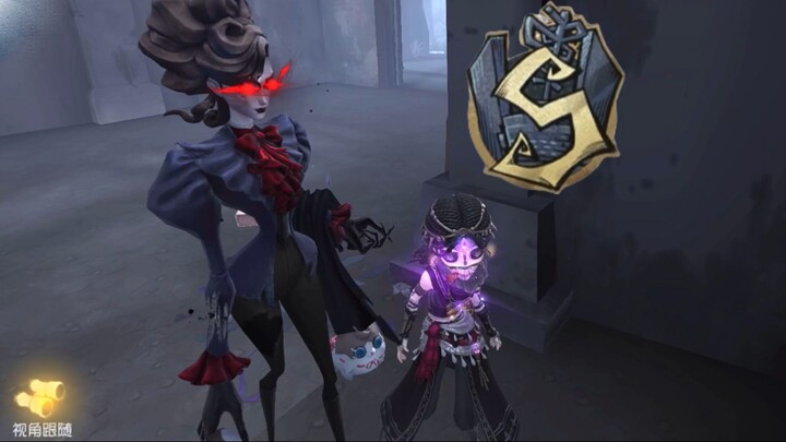 Tôi là món đồ cổ hạng S dở nhất.