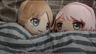 Wanita kaya dalam Tsuki no Mori memaksa gadis pelajar berambut merah muda Yuqiu untuk bermain duo, y