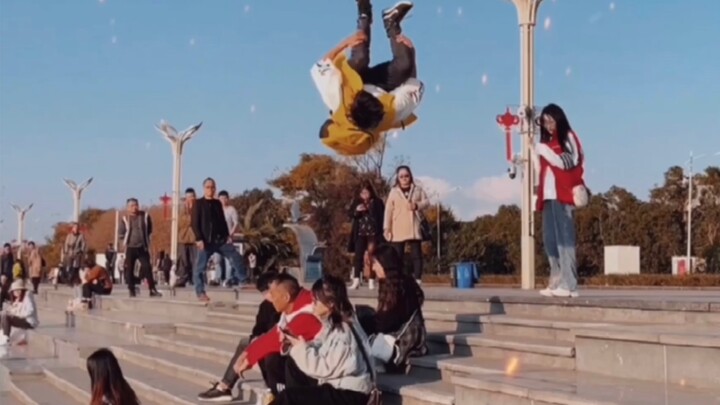 Xiaofeng, a parkour pro from Kunming, Yunnan, nails all kinds of sick flips—come support her!