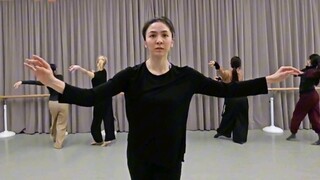 Latihan tari Tang Shiyi "Satu Kehidupan Satu Hal"