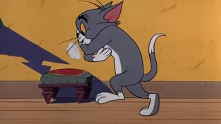 "Những chiếc lá phong rơi chậm rãi như nỗi nhớ nhung"