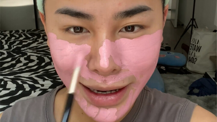 تحدي مكياج حبوب M: بعد الانتهاء، أصبحت شكل باي داشينغ... لكن ما زلت أشبه بالشبح!!