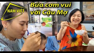 Bữa cơm gia đình - Cậu mợ 7 về rước ngoại [Nam Việt 1971]