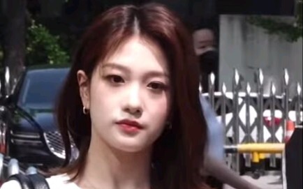 【FROMIS_9】นักข่าว: ทำไมแต่ละคนก็สวยระดับพรีเมียมไปหมด แล้วฉันจะถ่ายใครดีล่ะ!!