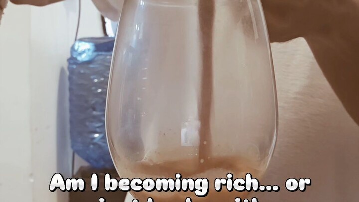 Pouring chai in a wine glass... am I rich now? ☕️🍷 | Broke with Taste把奶茶倒进红酒杯，我是变有钱了还是穷讲究？😂