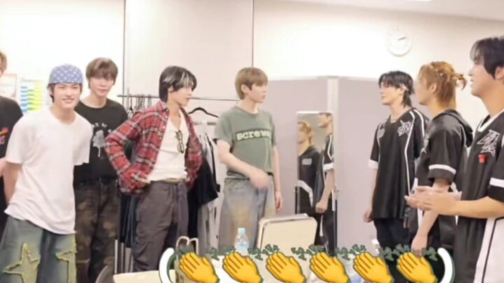 RIIZE and NCT DREAM met backstage in Japan! So heartwarming.