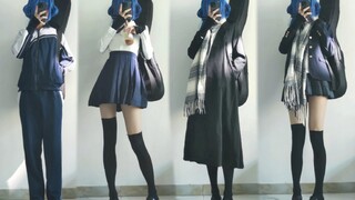 你那平时只穿校服的同学回家后：