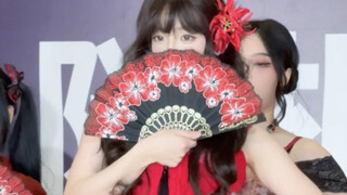Love this fan dance!