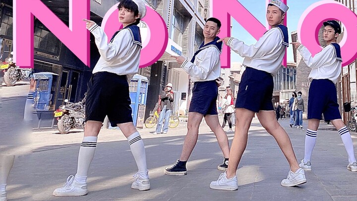 【Apink-NoNoNo】Apink's 10th anniversary card!! Male fans danced in pure sailor suits to show their su