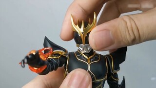 ใช้แทนการแกะสลักกระดูกจริงได้หรือไม่? รีวิวแกะกล่อง Bandai FRS Kamen Rider Ultimate Kuuga