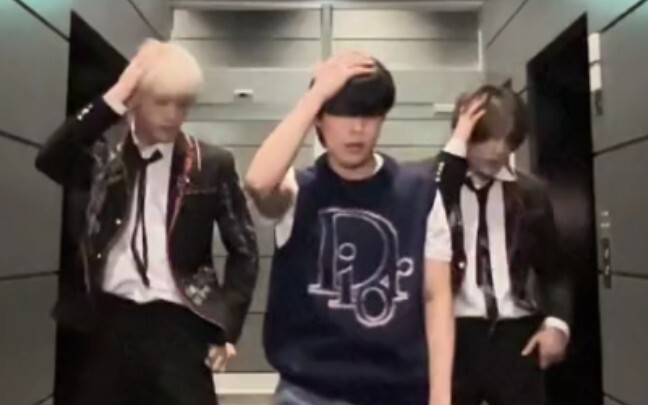 TXT Choi Soobin, Choi Beomgyu, BTS Park Jimin – Tantangan tari TikTok Like Crazy 230328 TikTok
