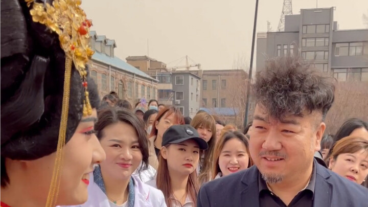 Aku Ma Xiao Tiao harus menyerang dengan keras!