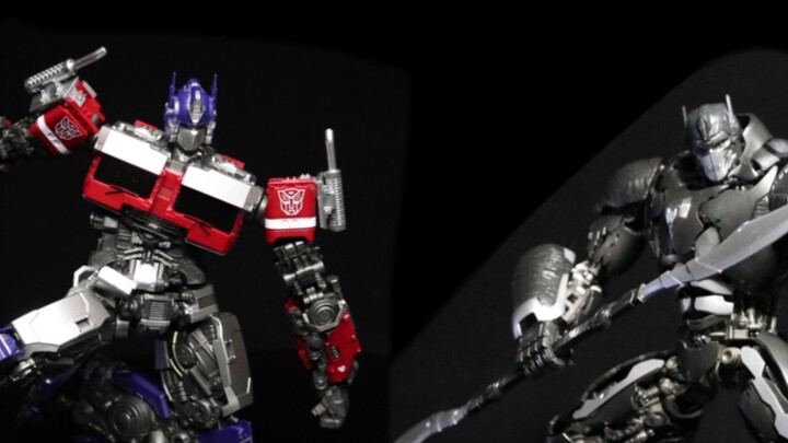 [Transformers] Redefining assembly models? Optimus Prime & Optimus Prime (Captain Gorilla) Transform