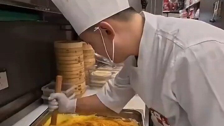 Nghe nói đó là video của một KOL được Xibei mời đến thử quán trước khi xin lỗi… chúng tôi cũng chẳng