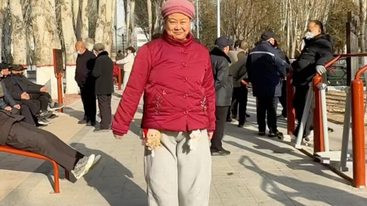 Nge-dance nonstop 12 lagu K-pop populer bulan Januari–Desember 2025!