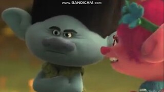 Trolls - Poppy Meet Cloud Scene