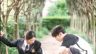 Tôi chỉ giả vờ bị cô ấy mê hoặc. Tôi đã có kế hoạch riêng... Kết thúc rồi. Tôi không thể thoát ra đư