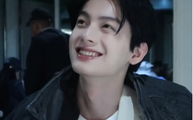 [Chen Heyi: Really handsome]