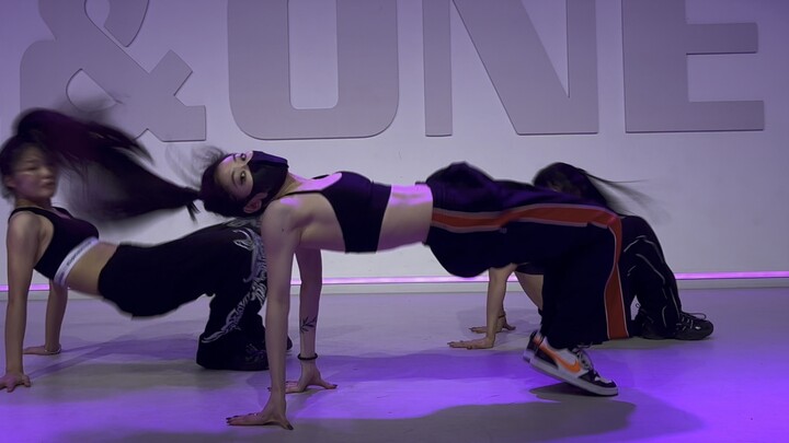 This floor exercise is more tiring than running 5 kilometers