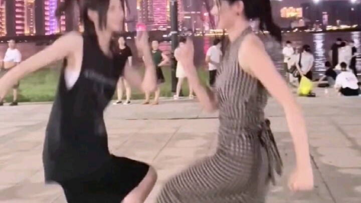 [Pahlawan Ganda] Tarian persegi Jiji dan Shengwei, hahahaha! [Wang Xuexi-Jiji/Shengwei]