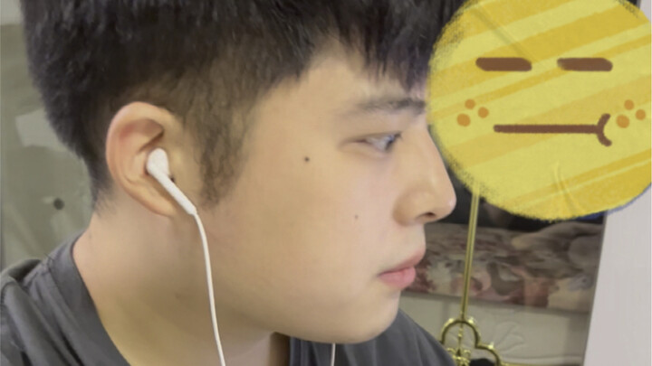 Ternyata ada yang bilang dia mirip Cha Eun-woo versi mengembang??!!! (Sebenarnya aku juga agak meras