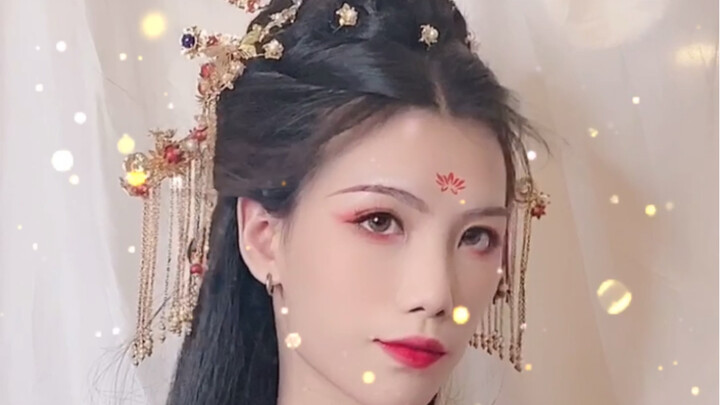 The Hottest Ancient-Style Transformations: Cross-Dressing Queens to Satisfy Your Every Fantasy