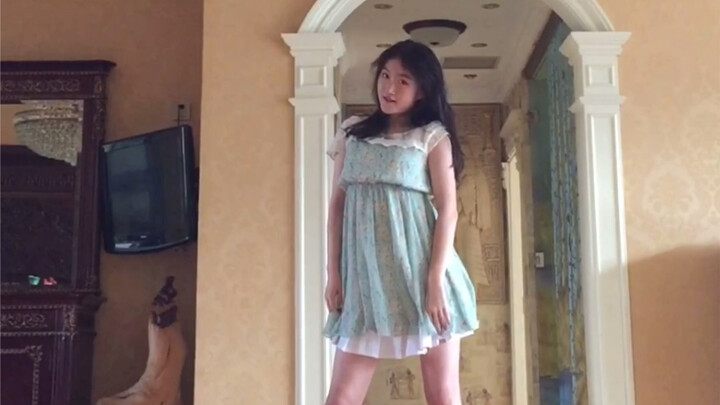 Nữ sinh cấp 3 ở nhà buồn chán trong kỳ nghỉ lễ và nhảy múa Hyun A Flower Flower