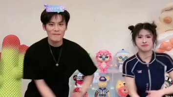 大杨哥今晚咕噜咕噜后，来到小黄直播间，直接把她的小黄车送走了