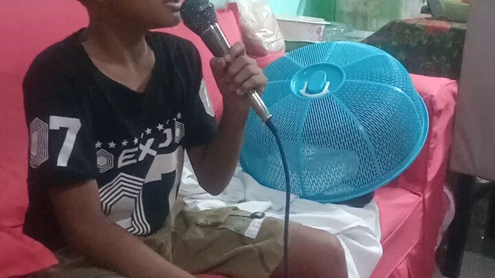 sing with my family's 😘