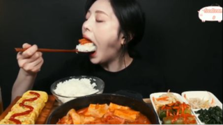 Canh xúc xích đầy thịt nguội phần 2 #mukbang