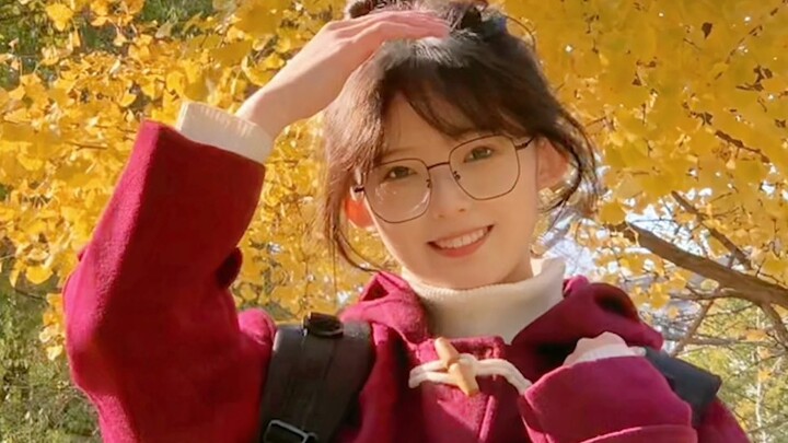 “妈妈说：这个女同学真漂亮！”