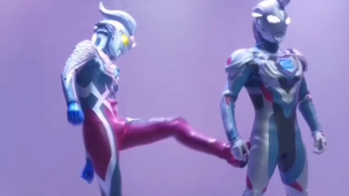 Zero: Damn it, you actually stood in my position. Zeta: I'm sorry, Master.