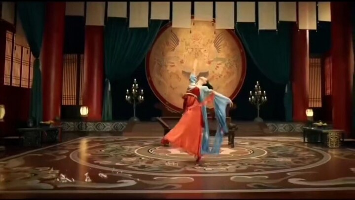 “คงมีแต่นักเรียนนาฏศิลป์เท่านั้นที่เข้าใจถึงความน่าเกรงขามของเธอ คำว่าเป็นตัวแทนมาตรฐานการเต้นชั้นสู