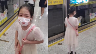粗心妈妈独自冲上地铁，女儿被落在站台上后大哭，路人的做法亮了
