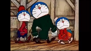 Doraemon berjalan