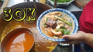 Bất ngờ tô BÁNH CANH CUA đầy ắp đồ ăn chỉ 30k, khách ủng hộ quá trời