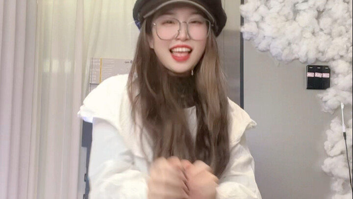 Tôi từ từ thăng tiến, từ quản trị viên mạng lưới lễ tân lên phát ngôn viên, rồi đến giám đốc tiếp th