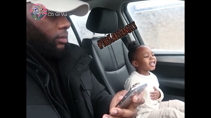 Khi bố và con đều quá đam mê music  | Bên bển có gì vui