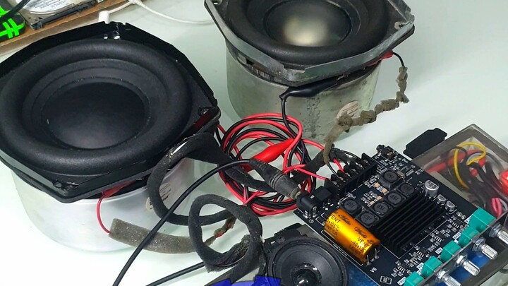 2 Sounddock 10 Woofers plus TB21 soundtest