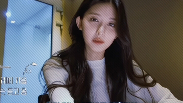 Black hair just looks so good in autumn—no one should miss this!