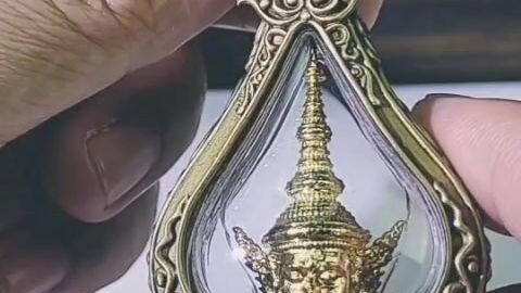 Thai amulets casing, art & jewelry. รับชมเพื่อความสบายใจและเสริมสร้างกำลังใจ