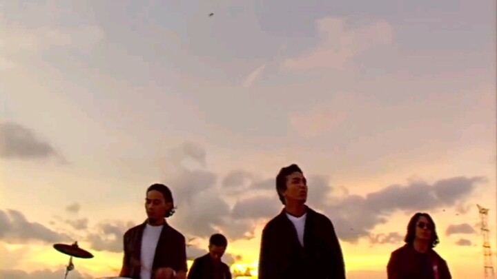 EXISTS - DIRANTAI DIGELANGI RINDU